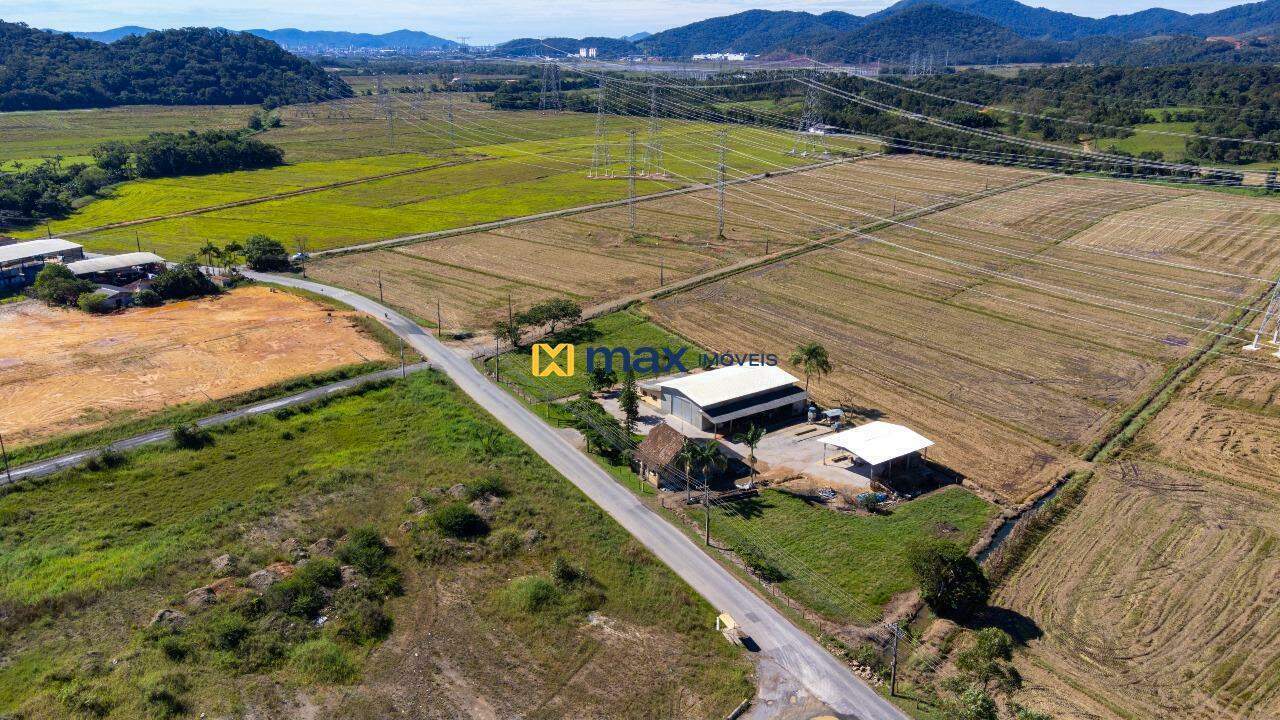 Terreno à venda no Rio do Meio: 
