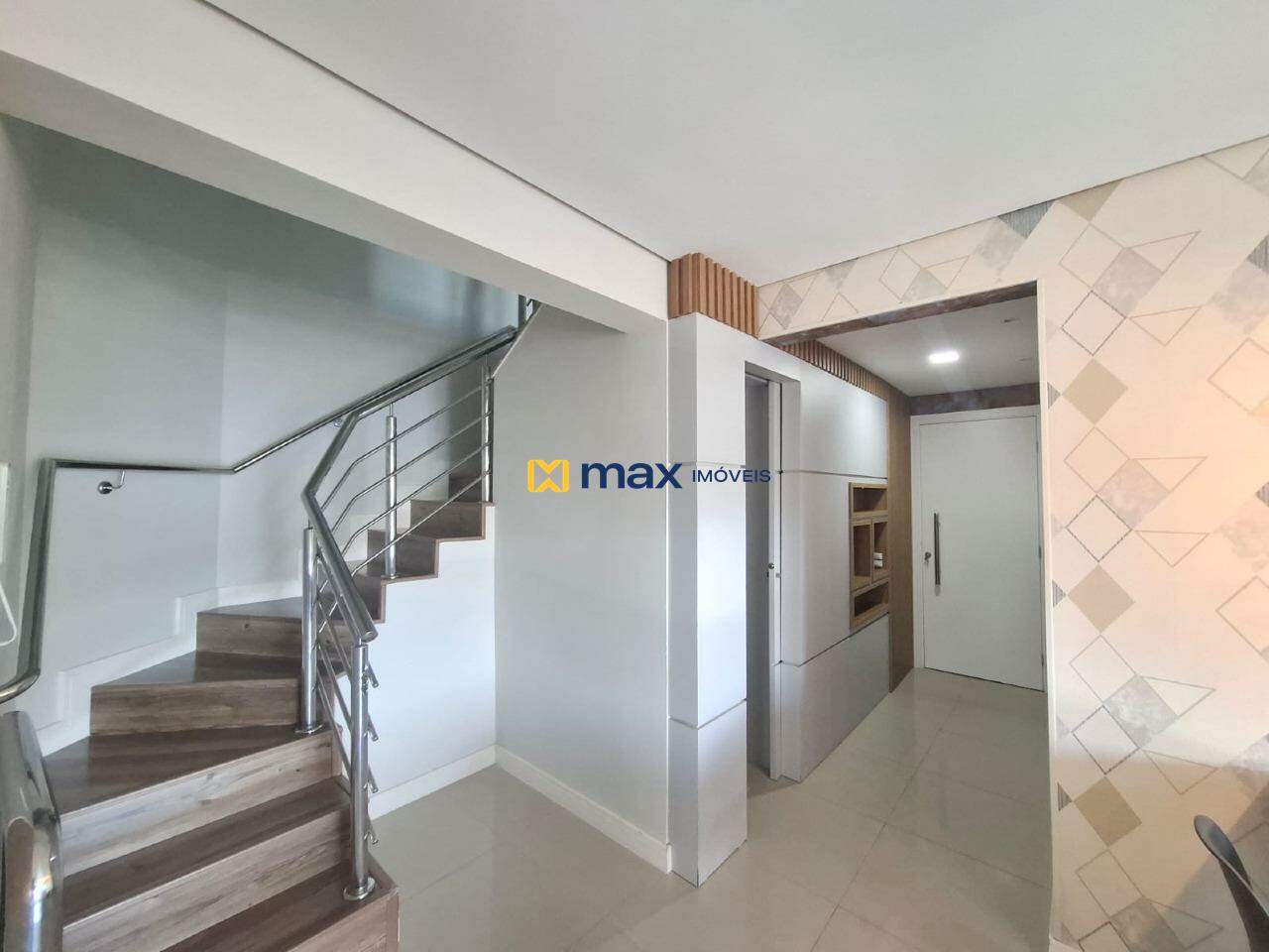 Apartamento para aluguel no Ressacada: Escada
