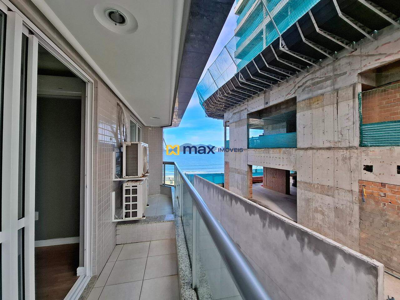 Apartamento à venda no Centro: sacada 02 (suítes)