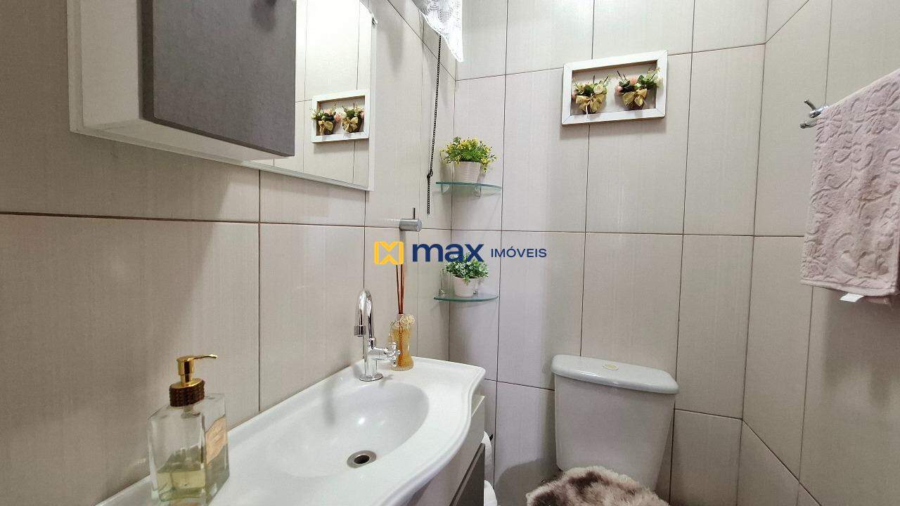 Casa à venda no São João: Lavabo