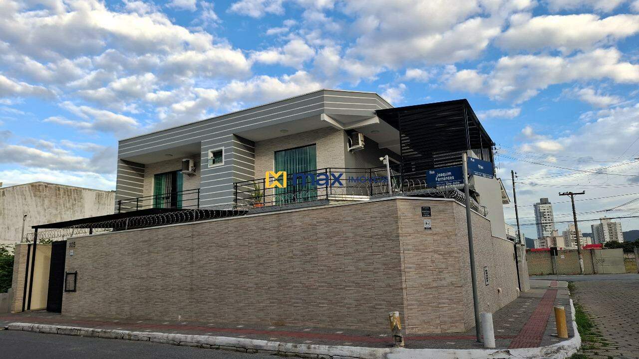 Casa à venda no São João: Fachada