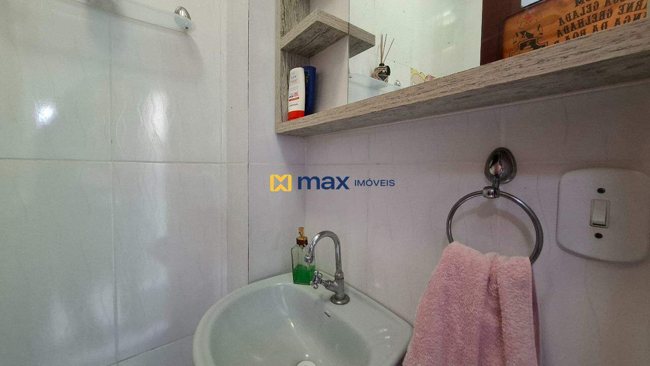 Casa à venda no São João: Lavabo - Espaço churrasqueira