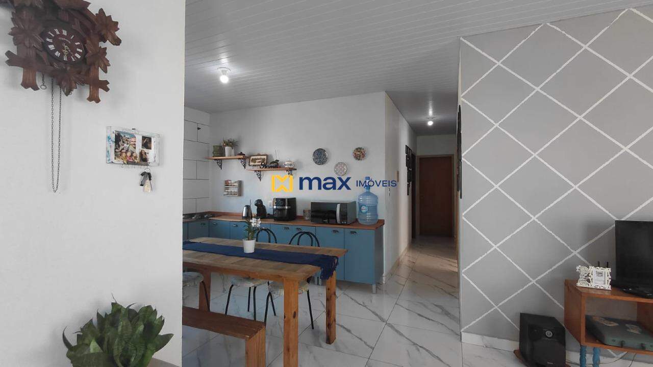 Casa à venda no Meia Praia: CORREDOR