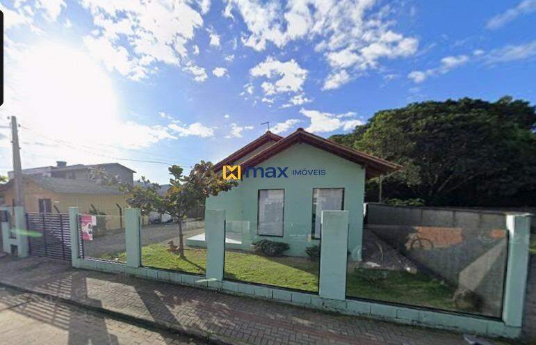Casa à venda no Meia Praia: FACHADA
