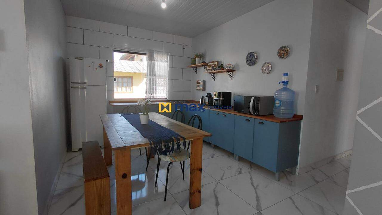 Casa à venda no Meia Praia: COZINHA
