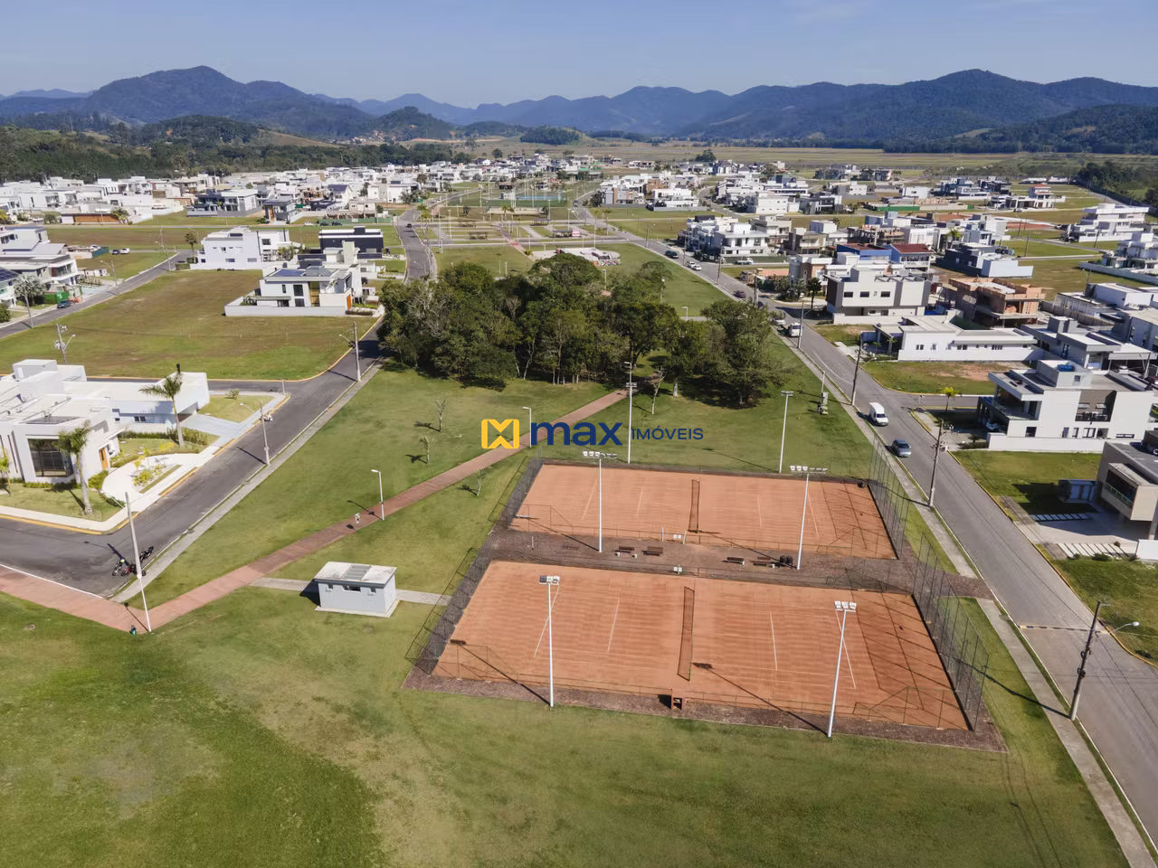 Terreno em condomínio à venda no Santa Regina: Quadra de esportes