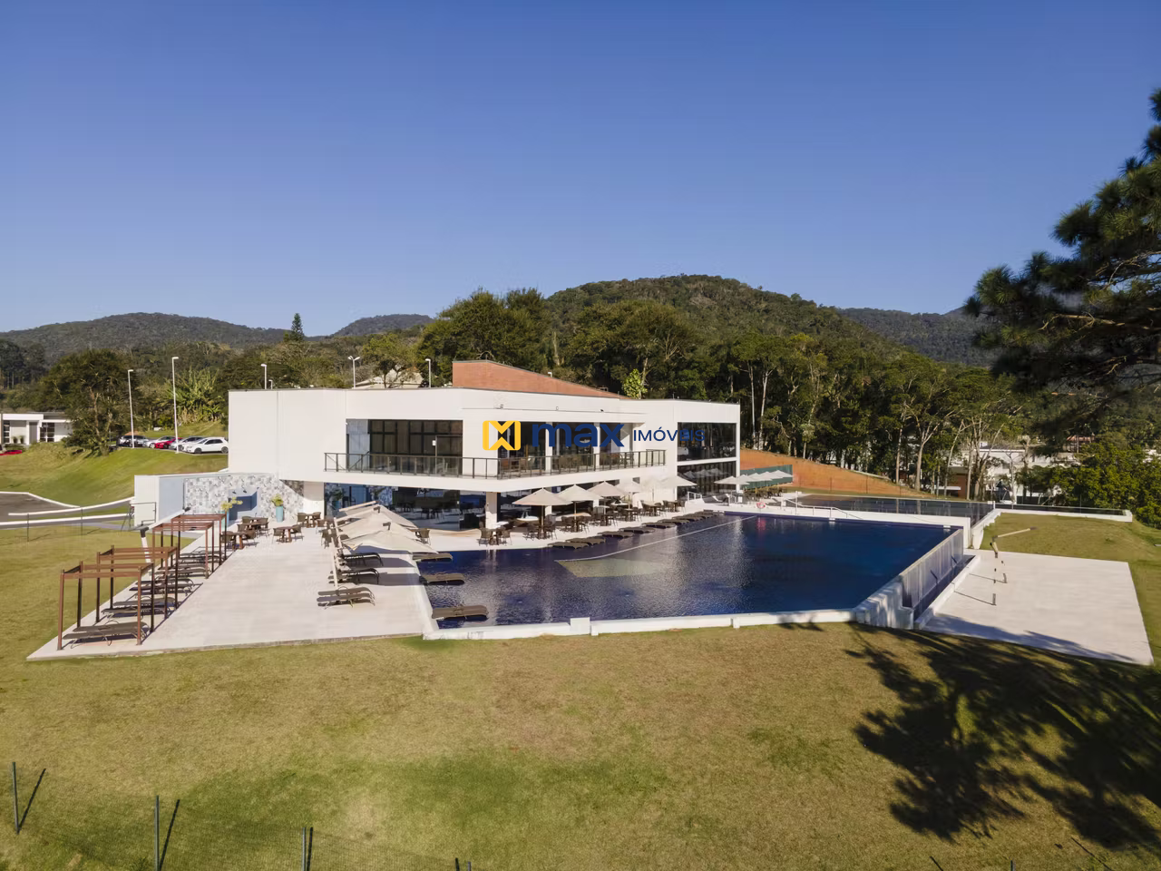 Terreno em condomínio à venda no Santa Regina: Piscina