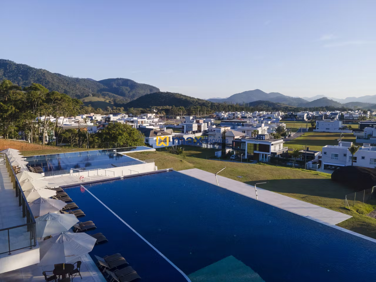 Terreno em condomínio à venda no Santa Regina: Piscina