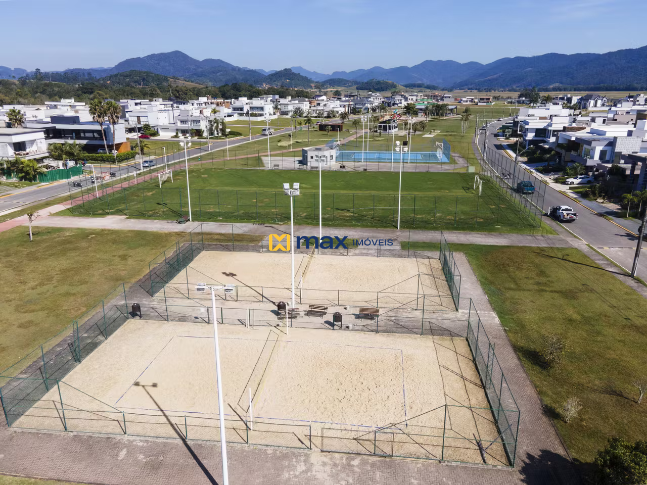Terreno em condomínio à venda no Santa Regina: Quadra de esportes