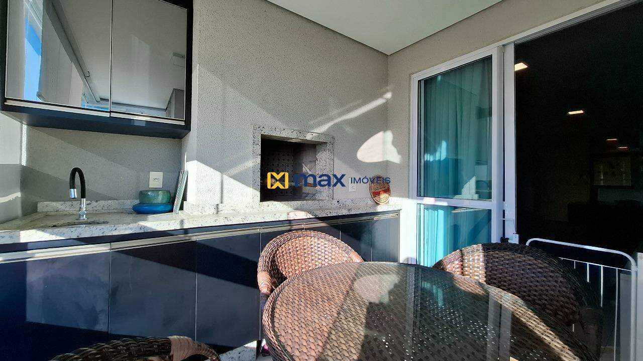 Apartamento para aluguel no São João: Sacada com churrasqueira