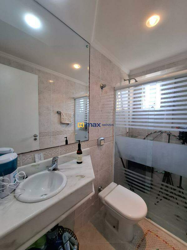 Apartamento à venda no Centro: banheiro social