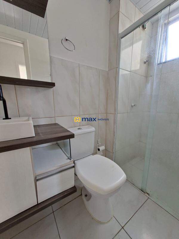 Apartamento para aluguel no Espinheiros: Banheiro social