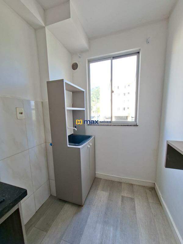 Apartamento para aluguel no Espinheiros: Área de serviço