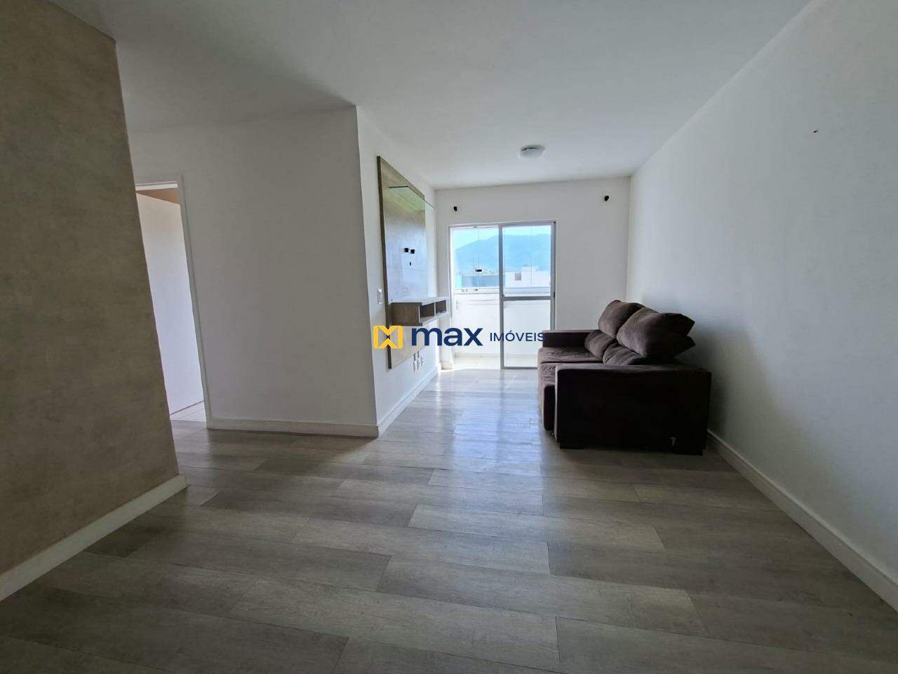 Apartamento para aluguel no Espinheiros: sala de estar/jantar