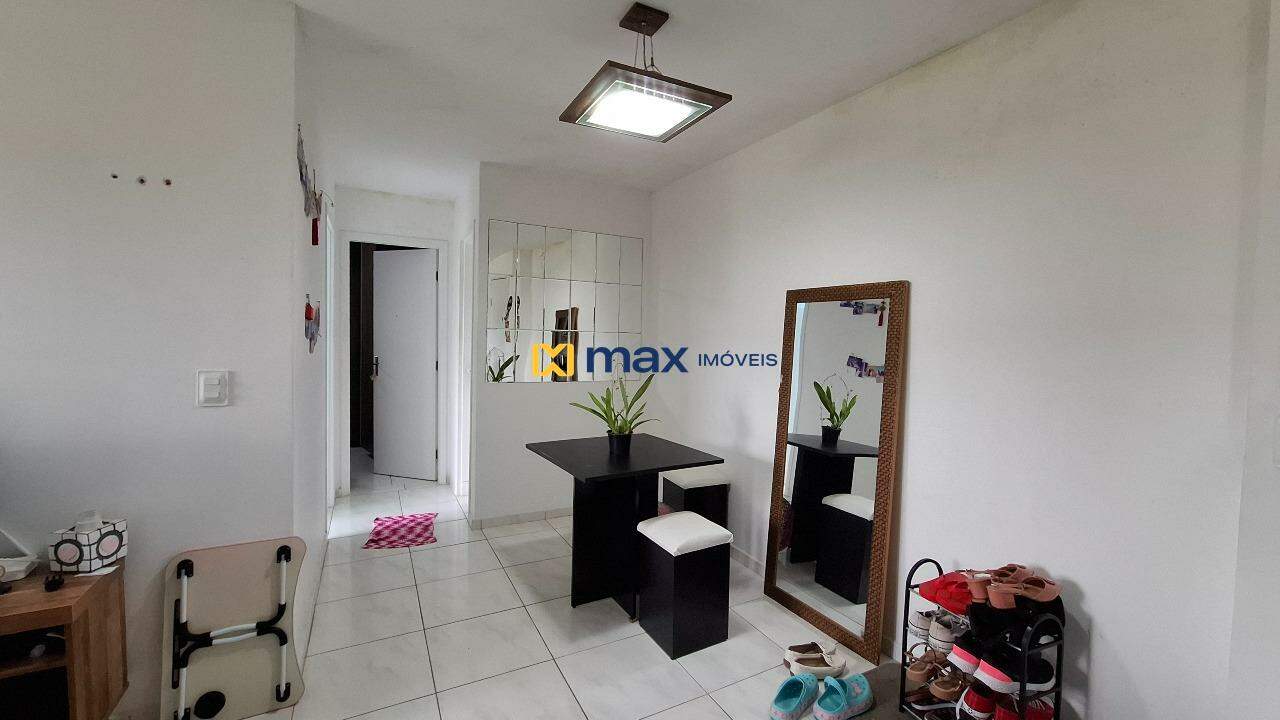 Apartamento à venda no Espinheiros: Living integrado