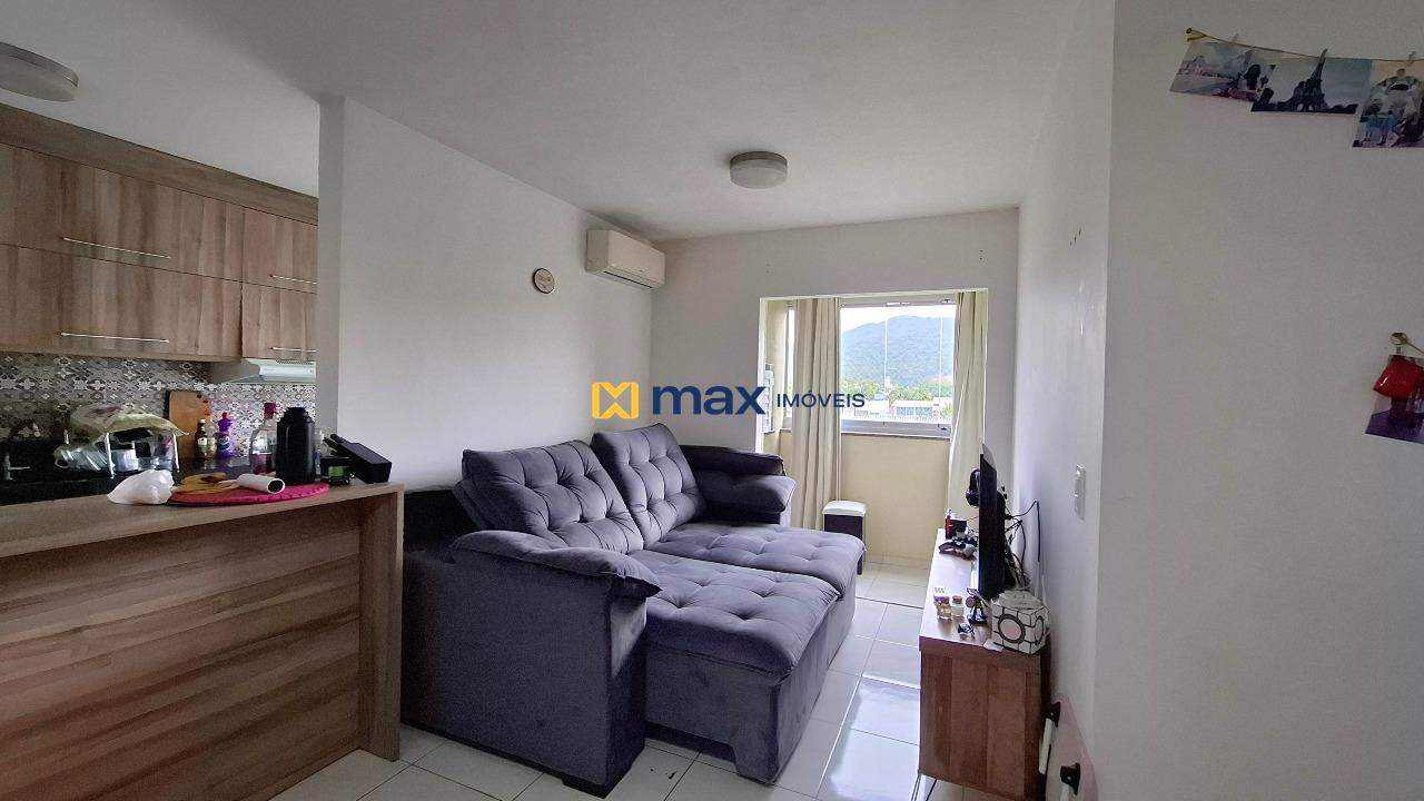 Apartamento à venda no Espinheiros: Living integrado
