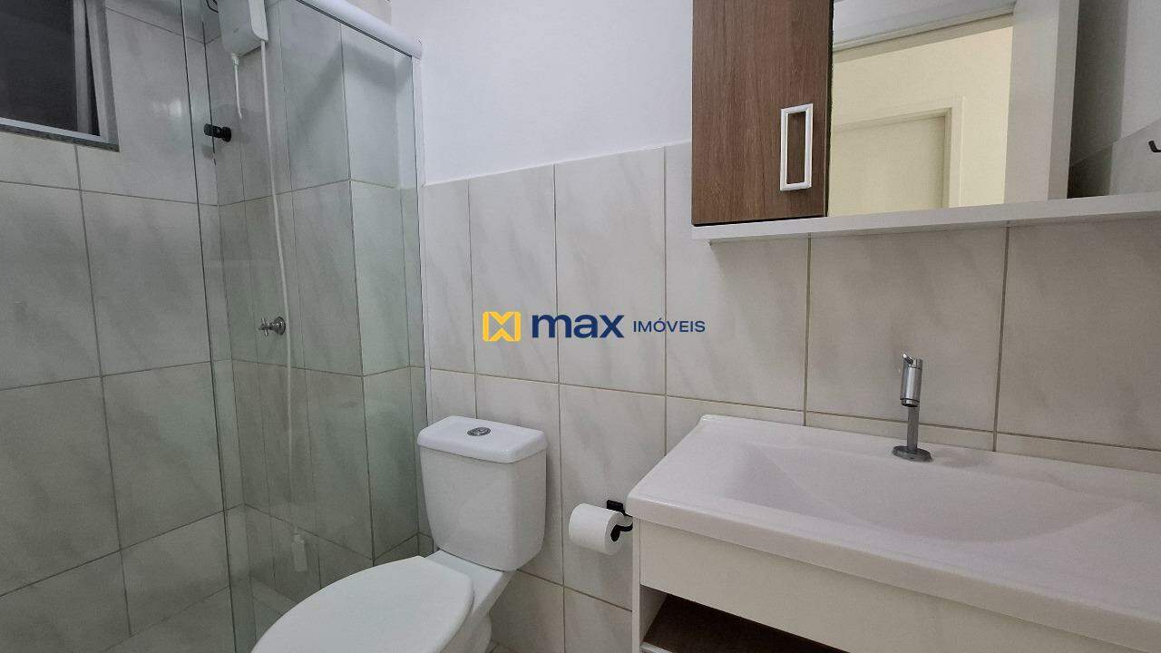 Apartamento à venda no Espinheiros: Banheiro social