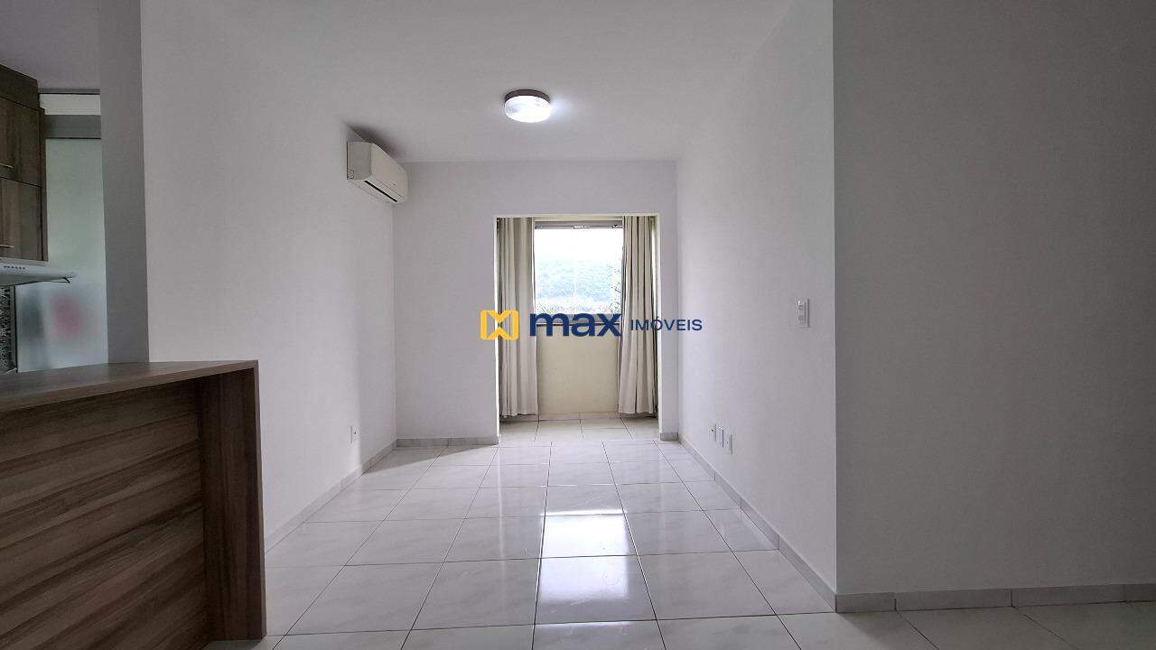 Apartamento à venda no Espinheiros: Living integrado