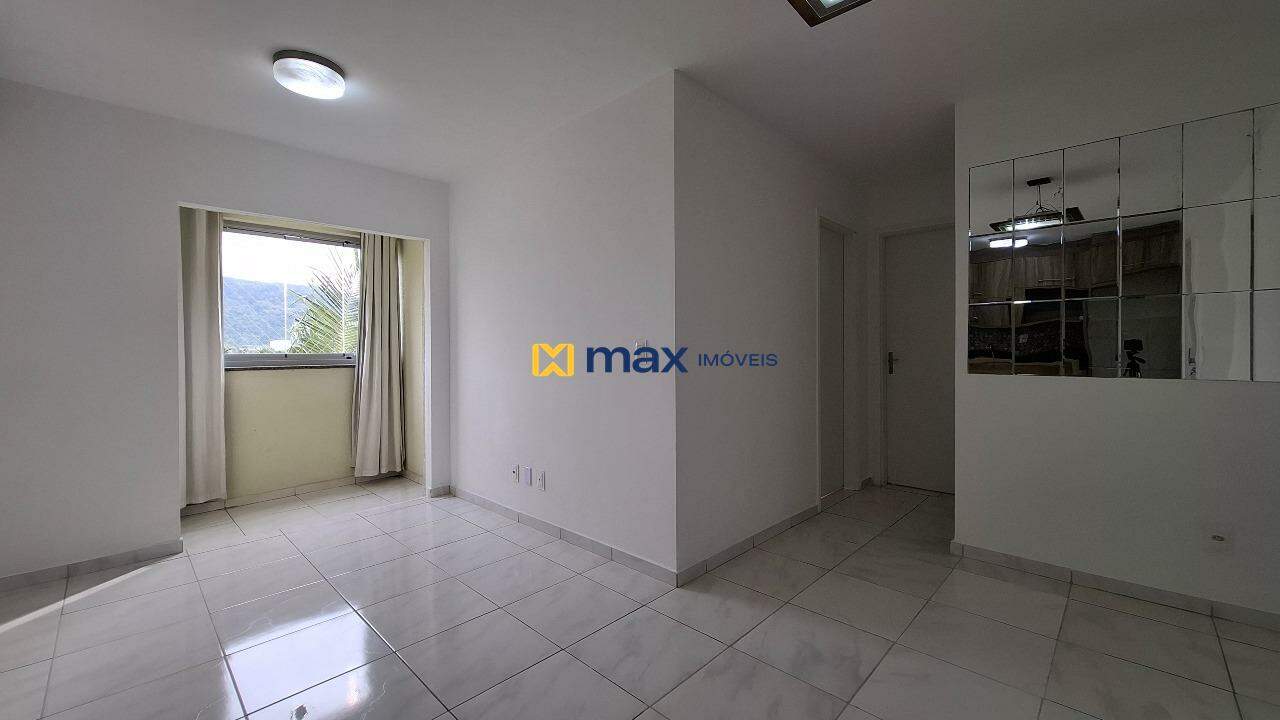 Apartamento à venda no Espinheiros: Living integrado
