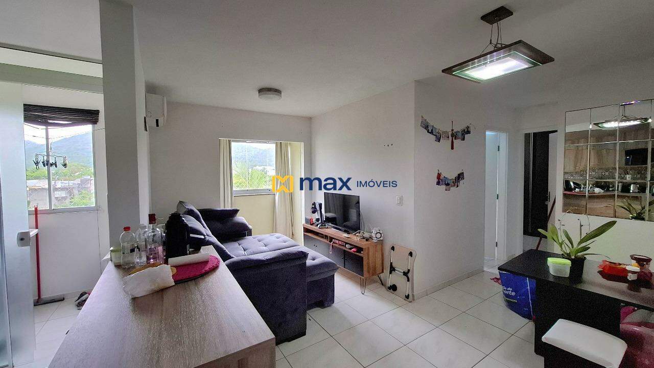 Apartamento à venda no Espinheiros: Living integrado
