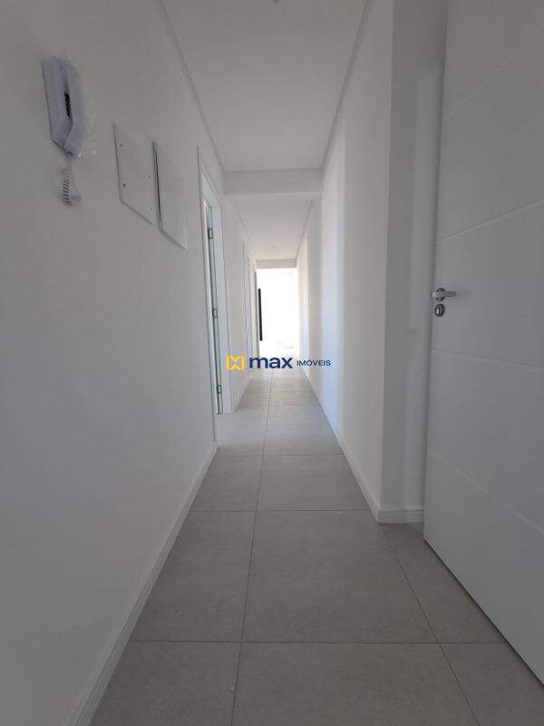 Apartamento para aluguel no Centro: Corredor