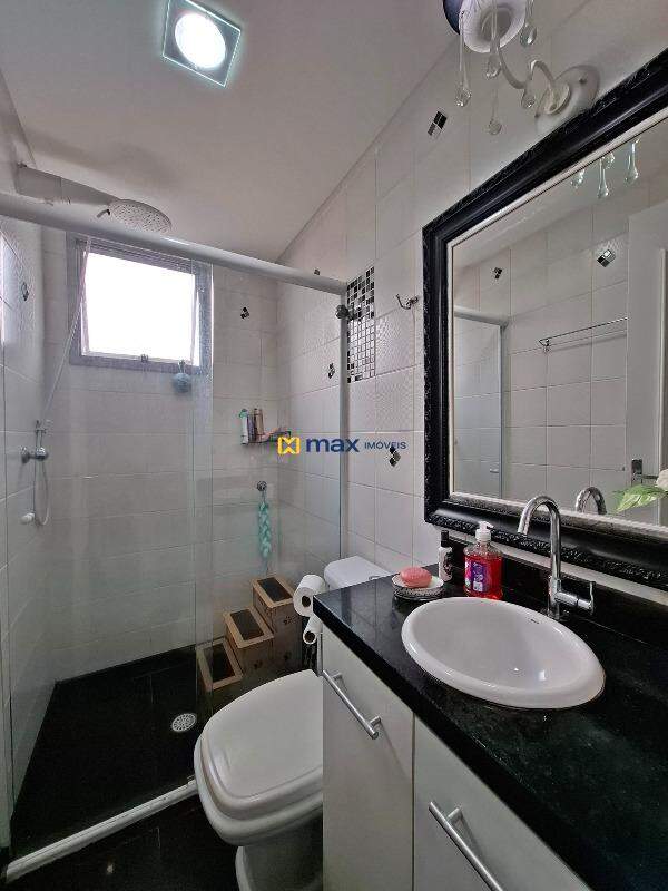 Apartamento à venda no Centro: banheiro social