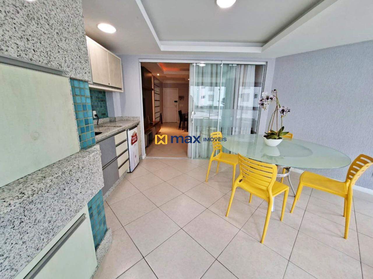 Apartamento para aluguel no Centro: Sacada Com Churrasqueira