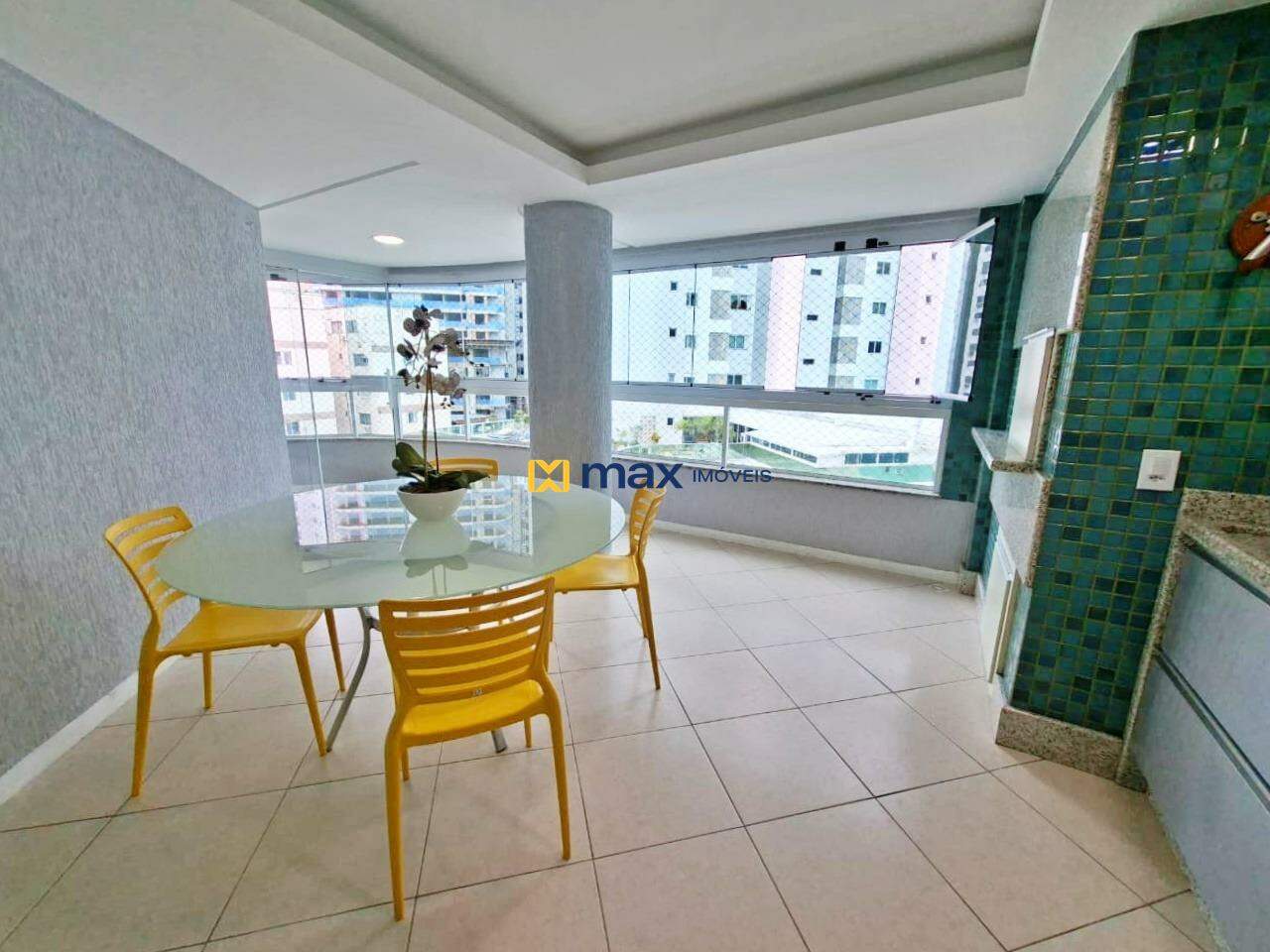 Apartamento para aluguel no Centro: Sacada Com Churrasqueira