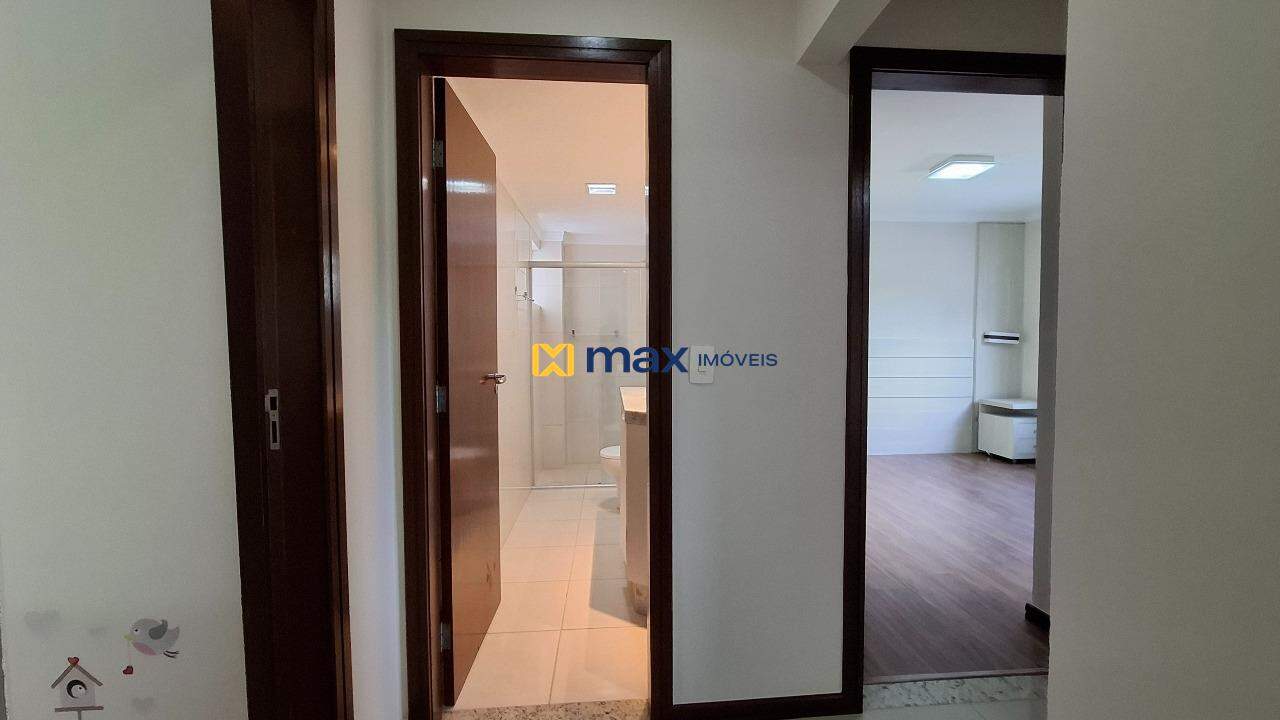 Apartamento para aluguel no Praia Brava de Itajaí: Corredor