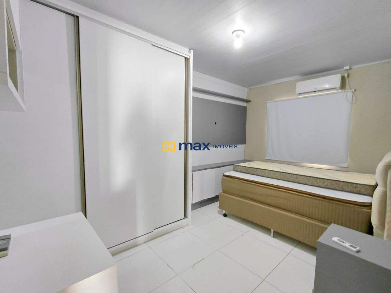 Casa para aluguel no Meia Praia: