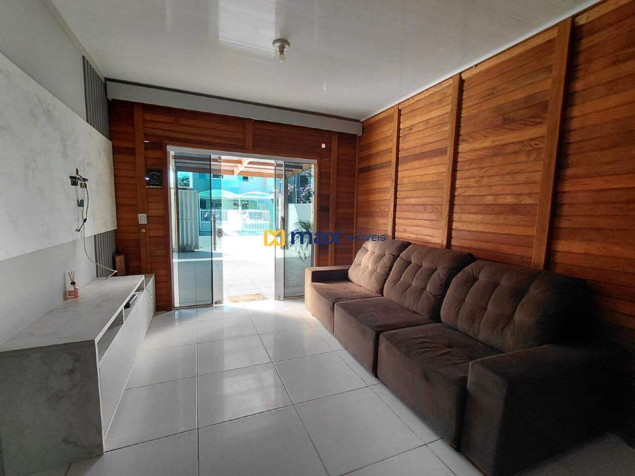 Casa para aluguel no Meia Praia: