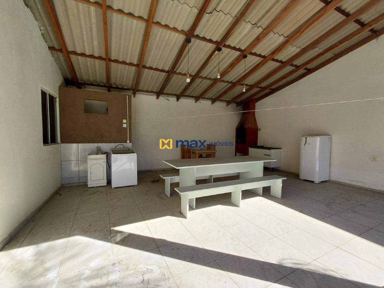 Casa para aluguel no Meia Praia: