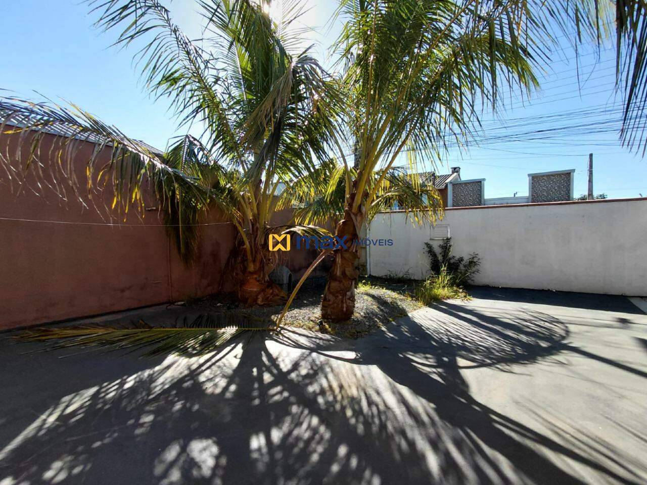 Casa para aluguel no Meia Praia: