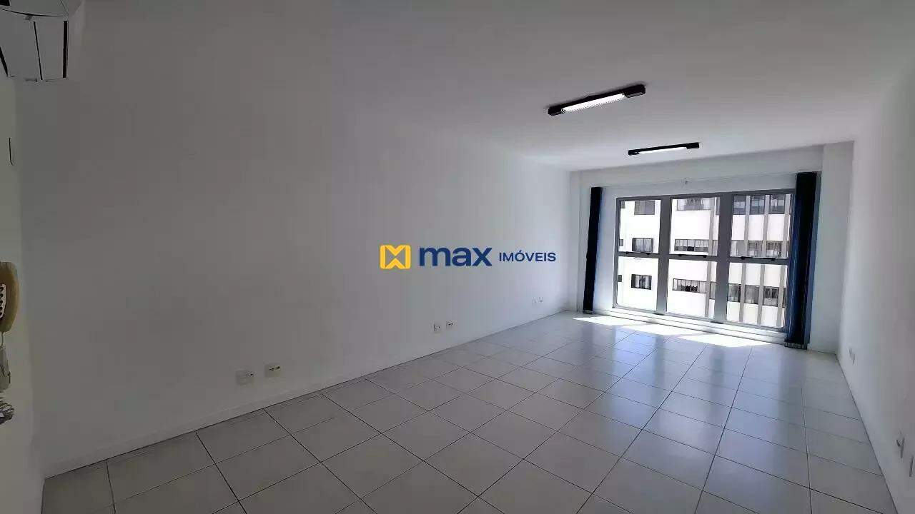Sala à venda no Centro: Sala
