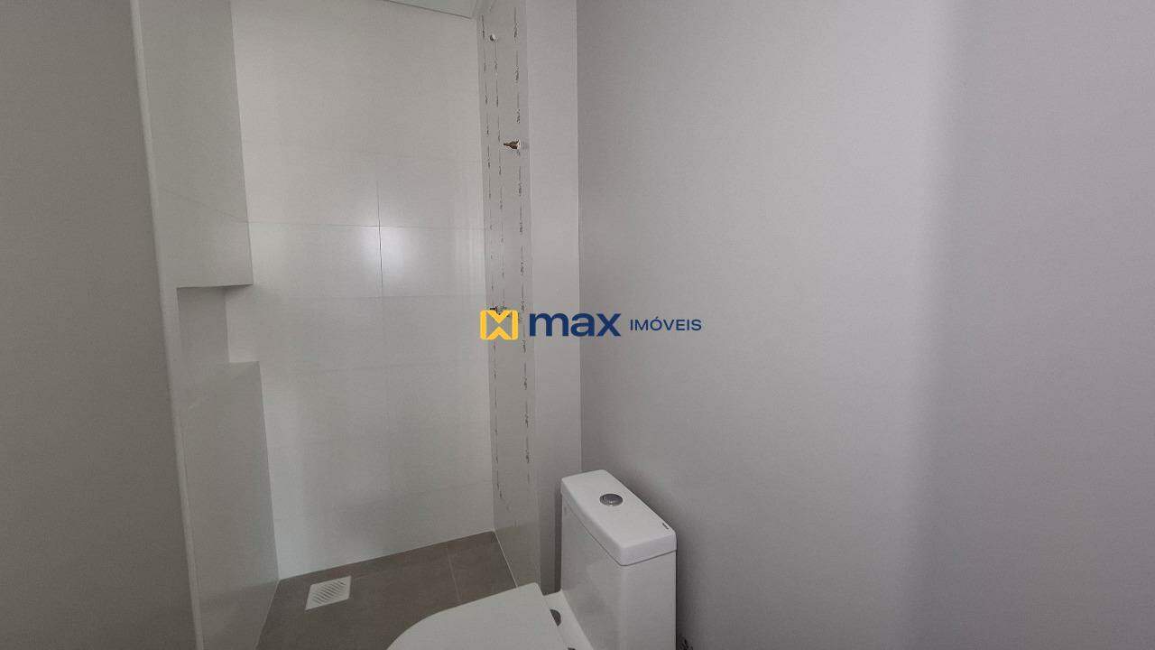 Apartamento à venda no Fazenda: Banheiro suíte