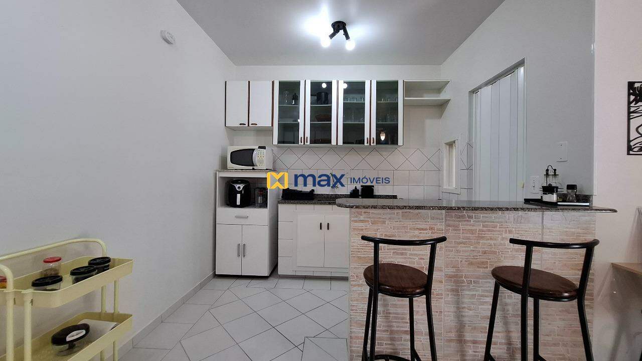 Casa à venda no Ressacada: Living integrado - Edícula