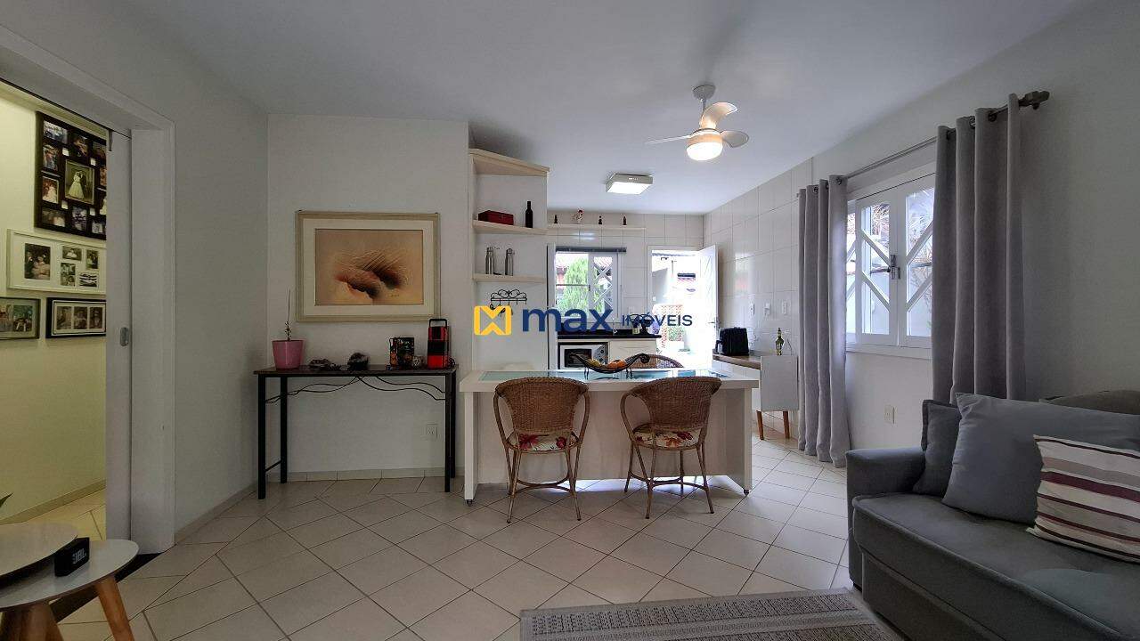 Casa à venda no Ressacada: Sala de estar