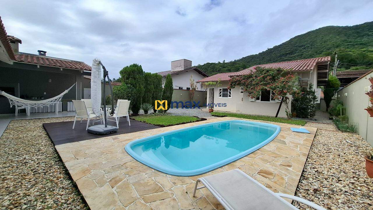 Casa à venda no Ressacada: Piscina