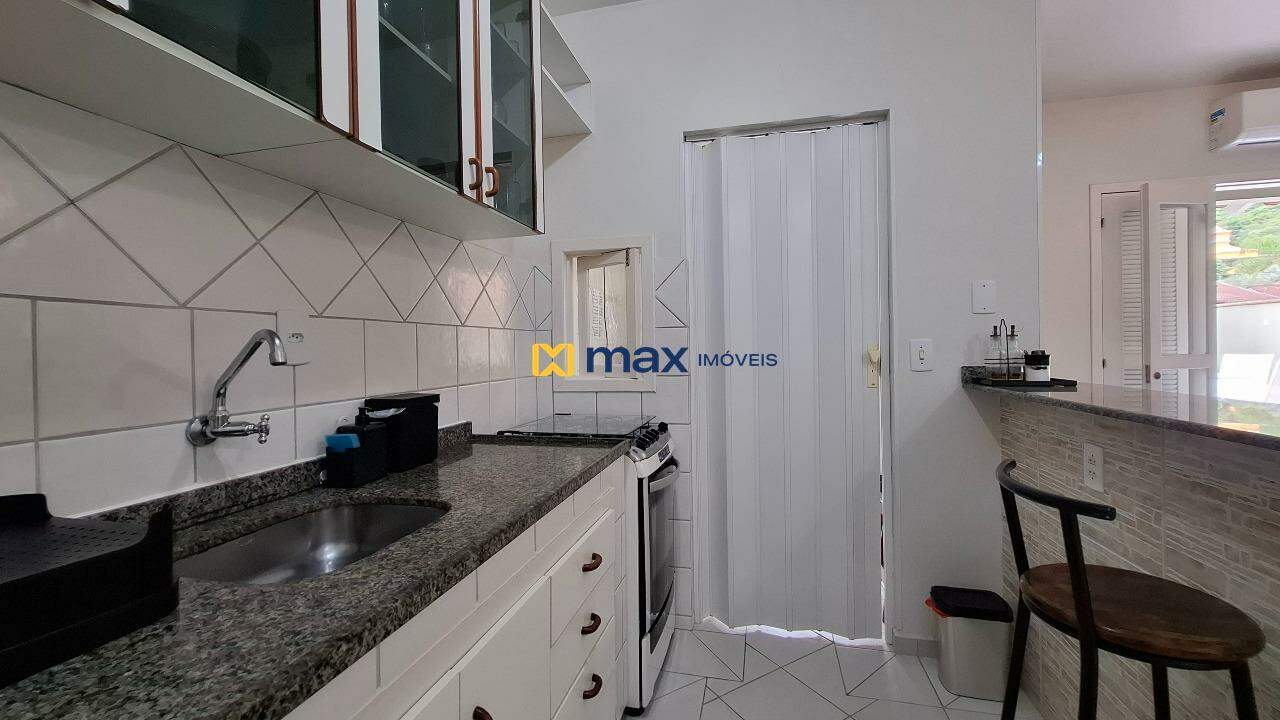 Casa à venda no Ressacada: Cozinha - Edícula