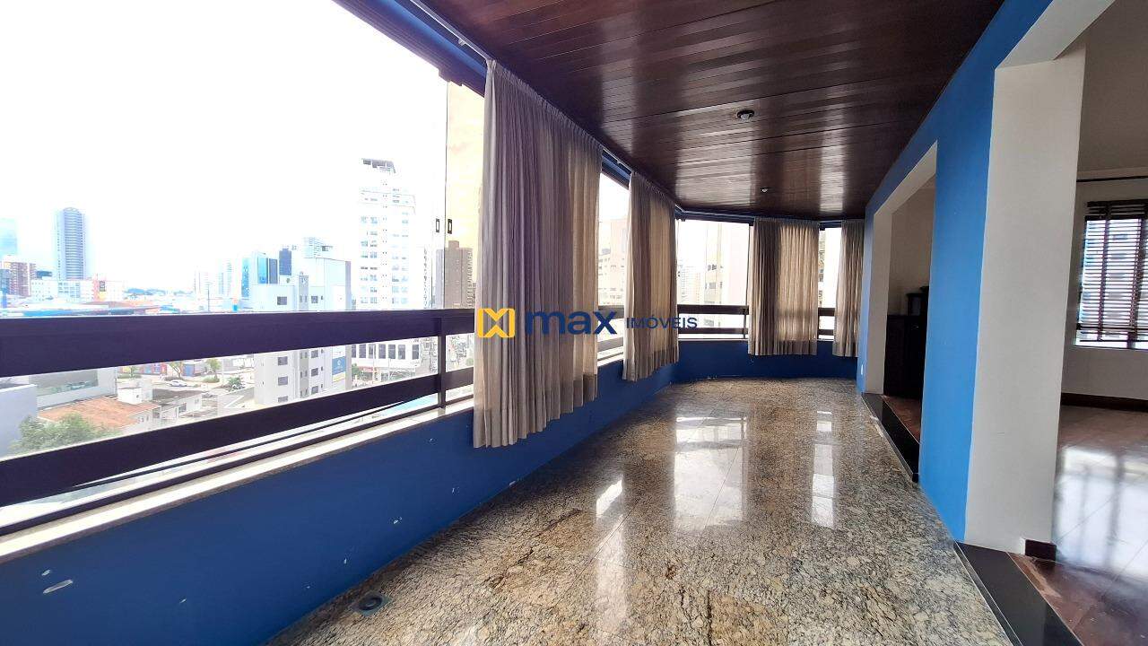 Apartamento à venda no Centro: Sacada