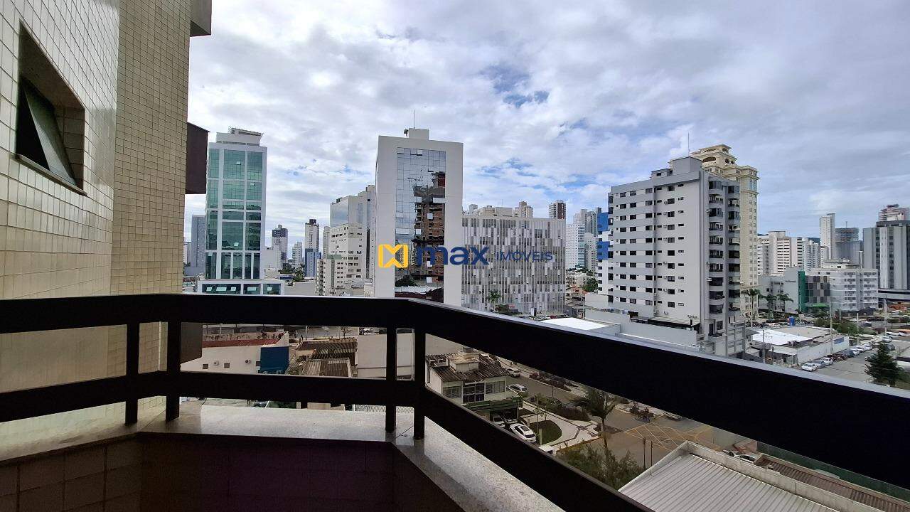 Apartamento à venda no Centro: Sacada