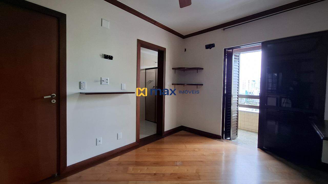 Apartamento à venda no Centro: Suíte 4