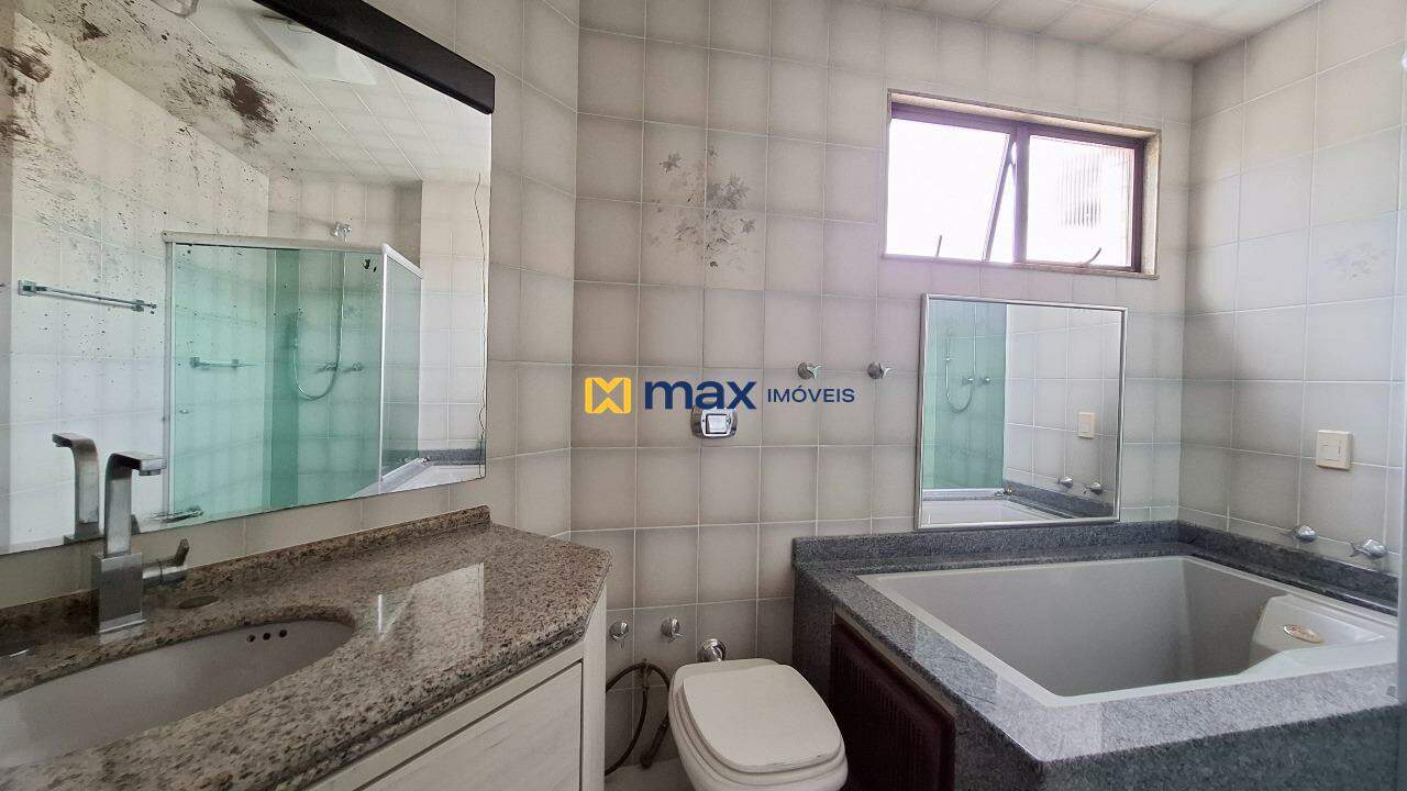 Apartamento à venda no Centro: Banheiro suíte