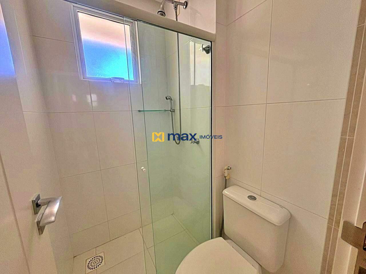 Apartamento à venda no Centro: banheiro demi-suíte