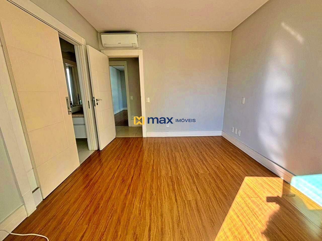 Apartamento à venda no Centro: demi-suíte 