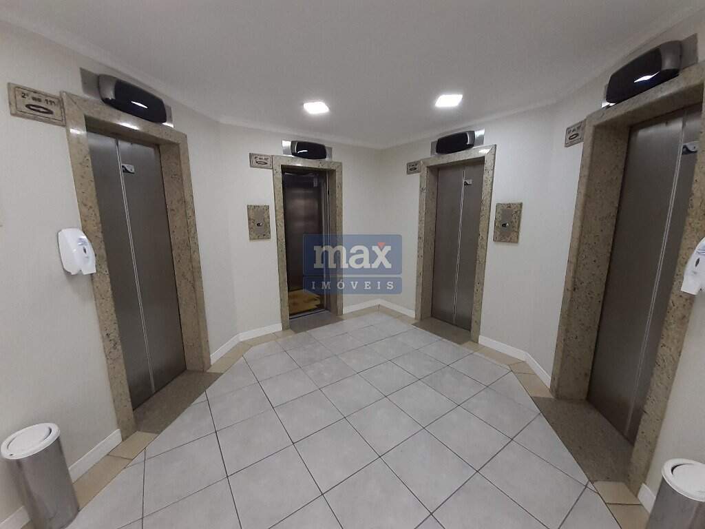 Sala para aluguel no Centro: Elevadores