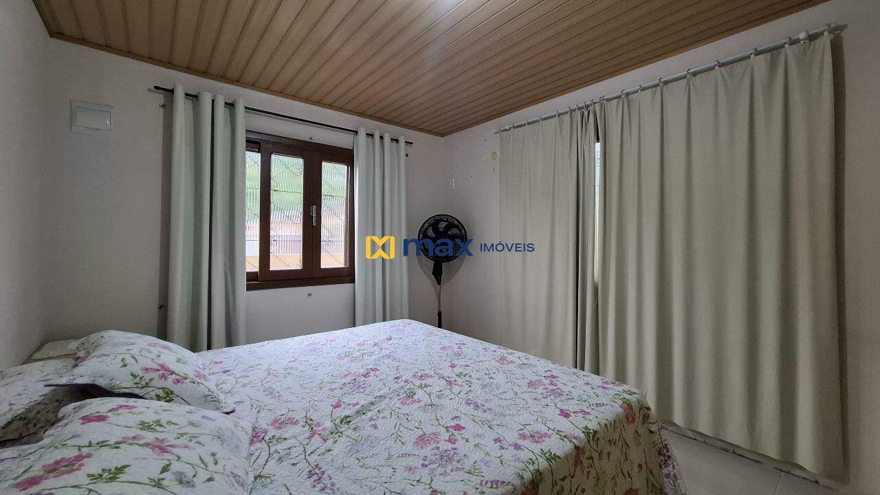 Casa à venda no Espinheiros: Dormitório 2