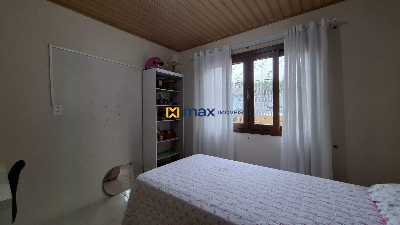 Casa à venda no Espinheiros: Dormitório 3