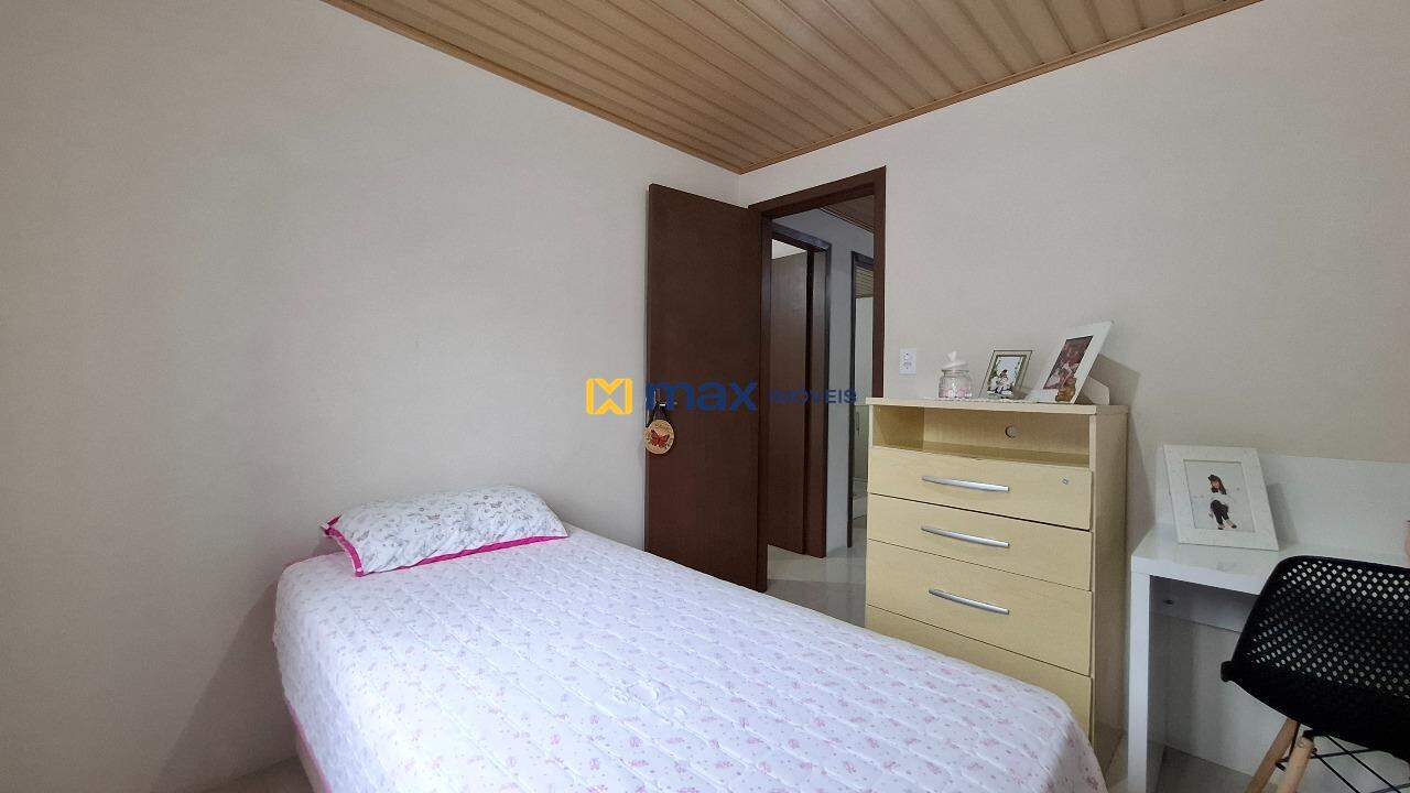 Casa à venda no Espinheiros: Dormitório 3