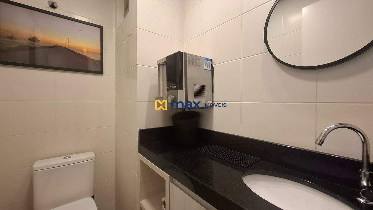 Sala à venda no Centro: Lavabo